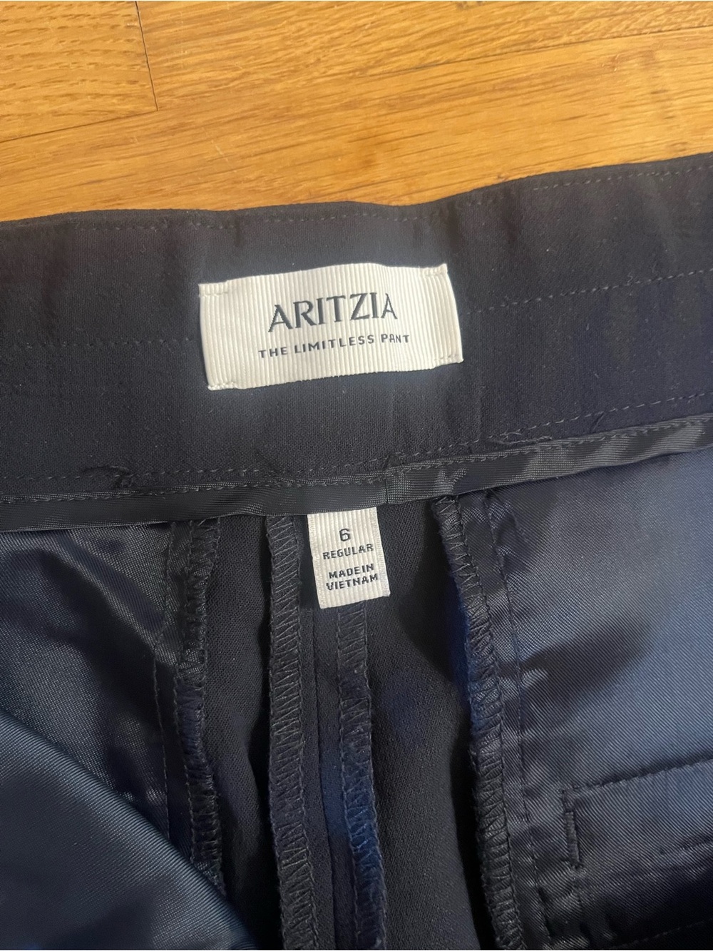 Aritzia The Limitless Pant in Navy